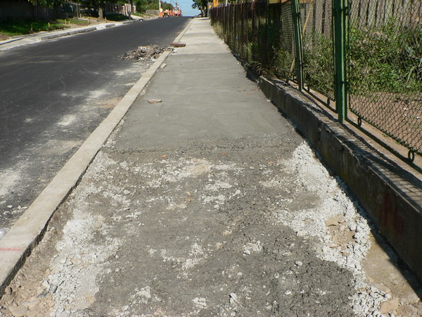 asfaltare trotuare Ion Creanga 1.jpg